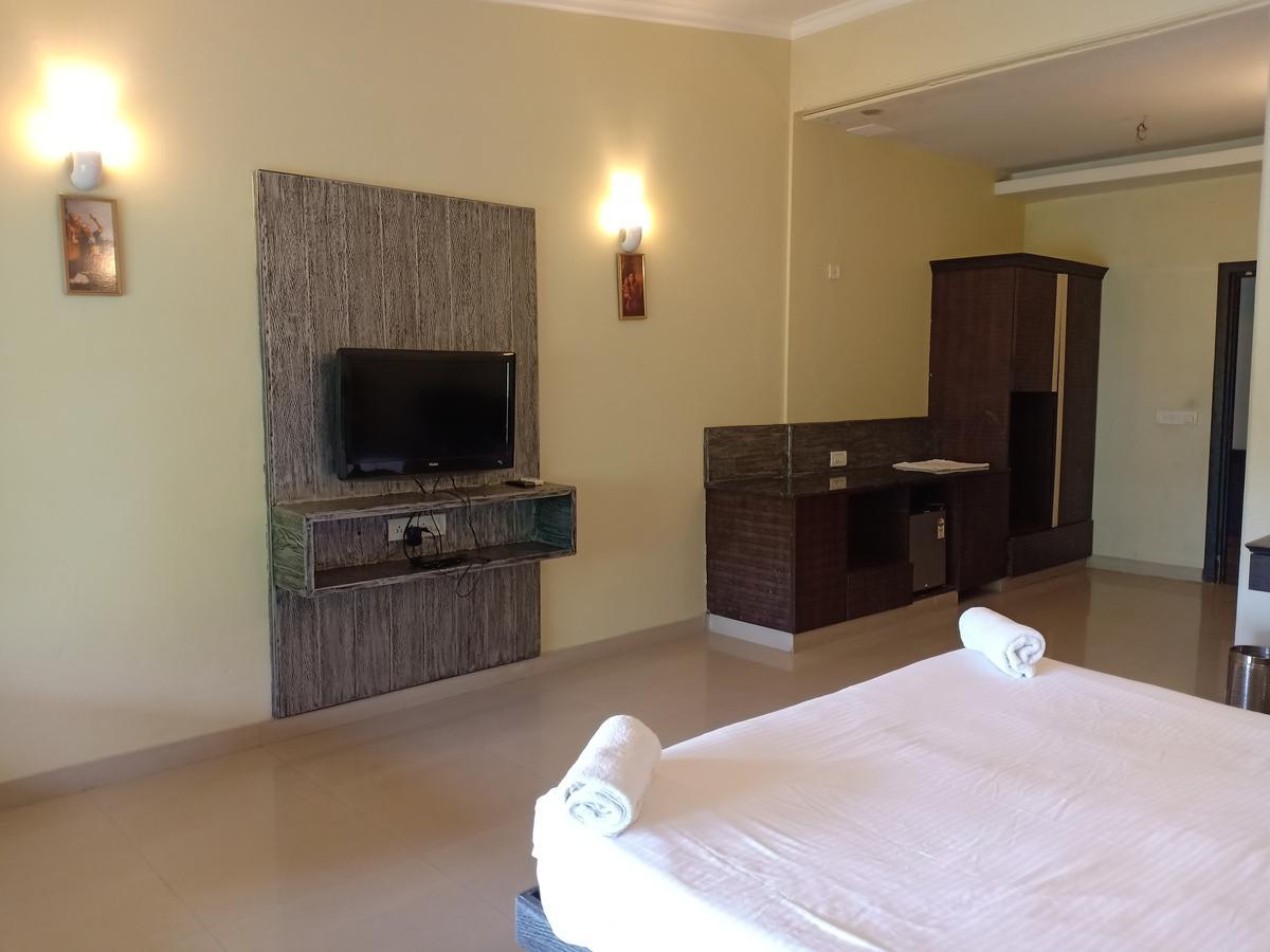 Mystica Resort 로나발라 외부 사진